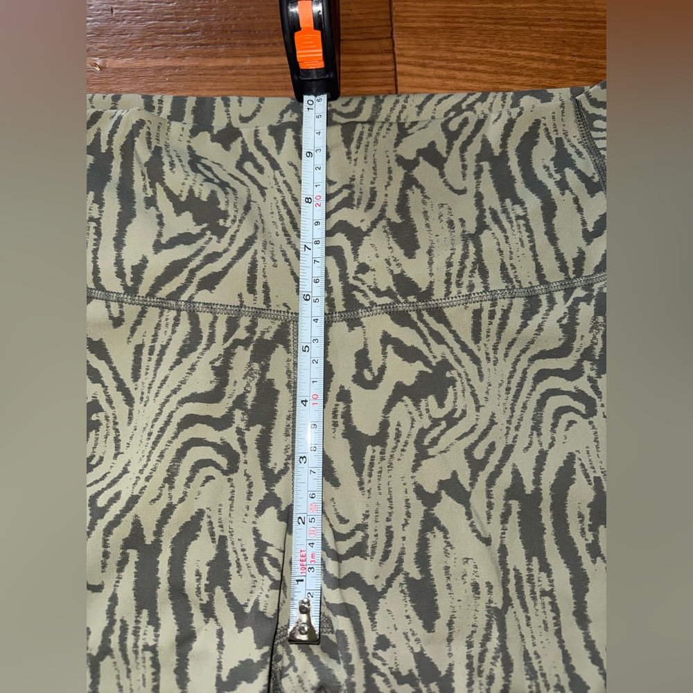 NWOT Varley Green Distorted Grain Luna Legging Size: Small - Picture 15 of 16